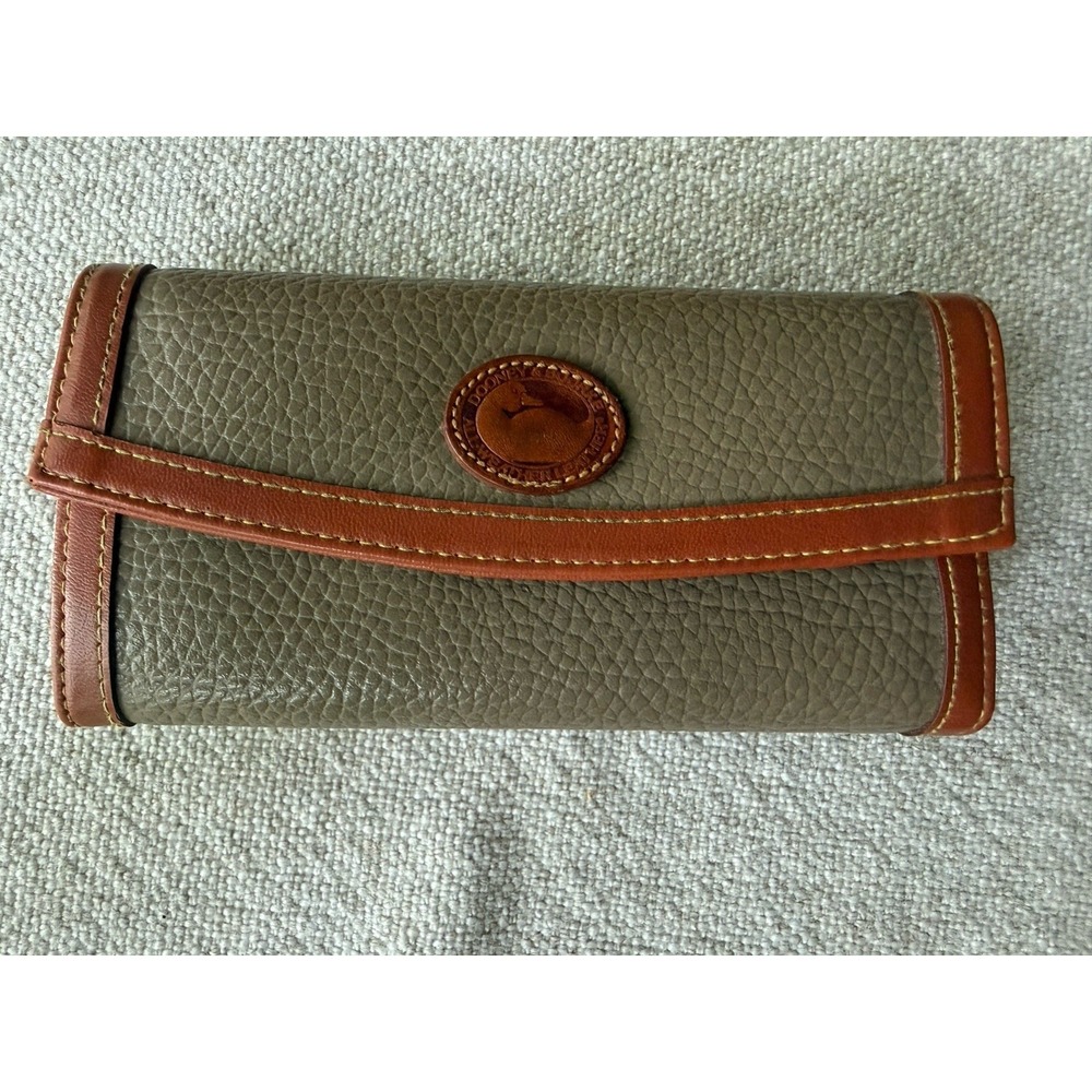Vintage DOONEY & BOURKE Taupe & British Tan ID Wallet Checkbook AWL Pebbled